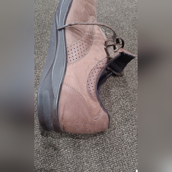 SAS Walk Easy Women's Lace Up Brown Shoes 8.5M Nubuck Comfort Sneakers Toe Room - Picture 7 of 11